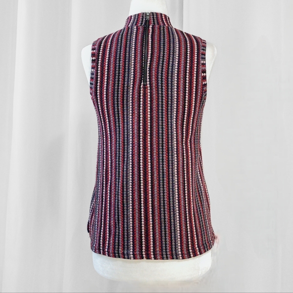 Sleeveless pink and purple mock neck tapestry blouse - Picture 5 of 6